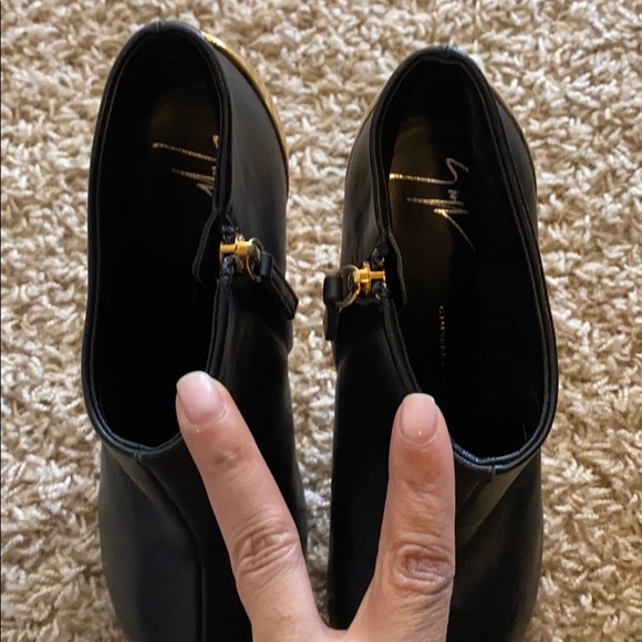 Giuseppe Zanotti black and gold heel boots - Picture 5 of 9